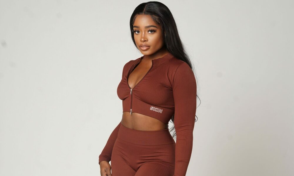 DOWNTOWN GIRL BROWN CROP TOP